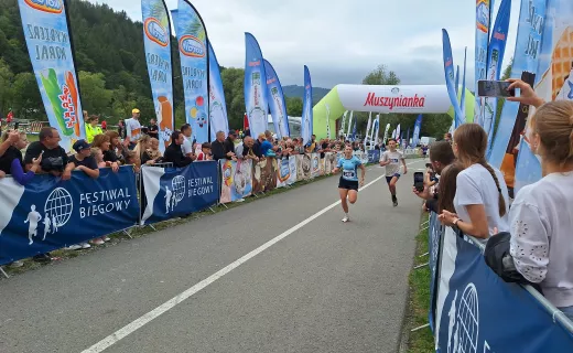 Bieg na 1 km cieszył się wielkim zainteresowaniem na Festiwalu Biegowym w Piwnicznej - 24